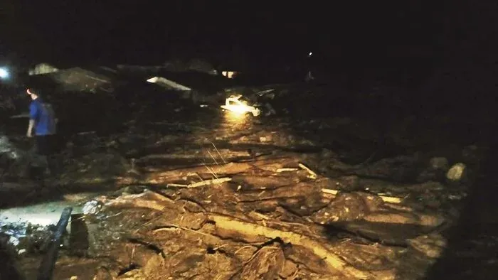 산사태 구조 작업 모습