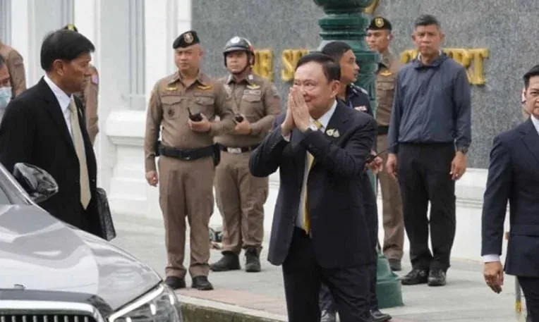 탁신 신나와트라 감옥 생활 뉴스
