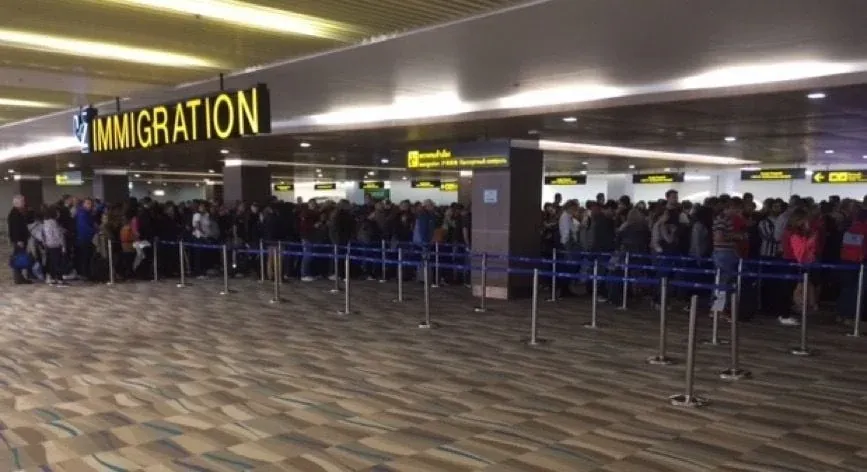 푸켓 공항 출입국 카운터