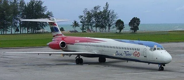 원투고 항공 맥도넬 더글라스 MD-82 항공기