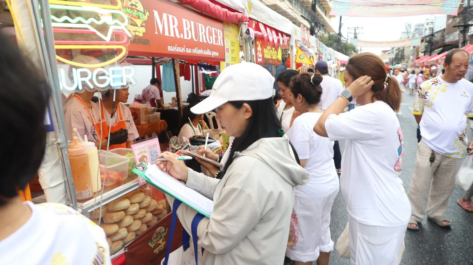 푸켓 채식 축제 노점 점검 현장