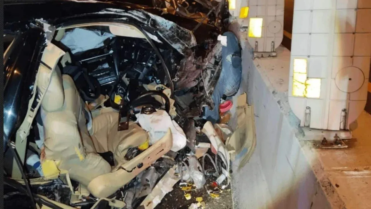 사고로 손상된 차량들