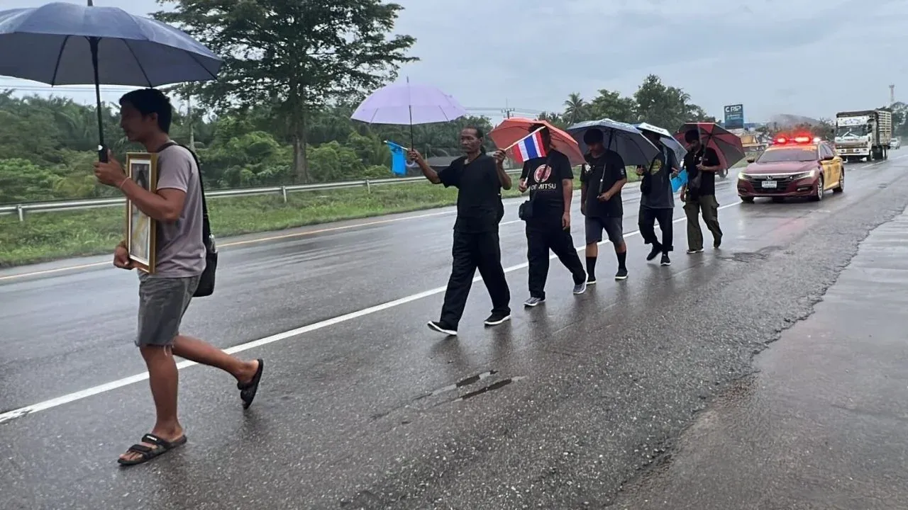 수랏타니에서 방콕으로 향하는 추모 도보 여정