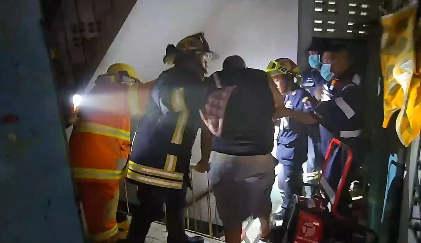 화재로 피해를 입은 아파트