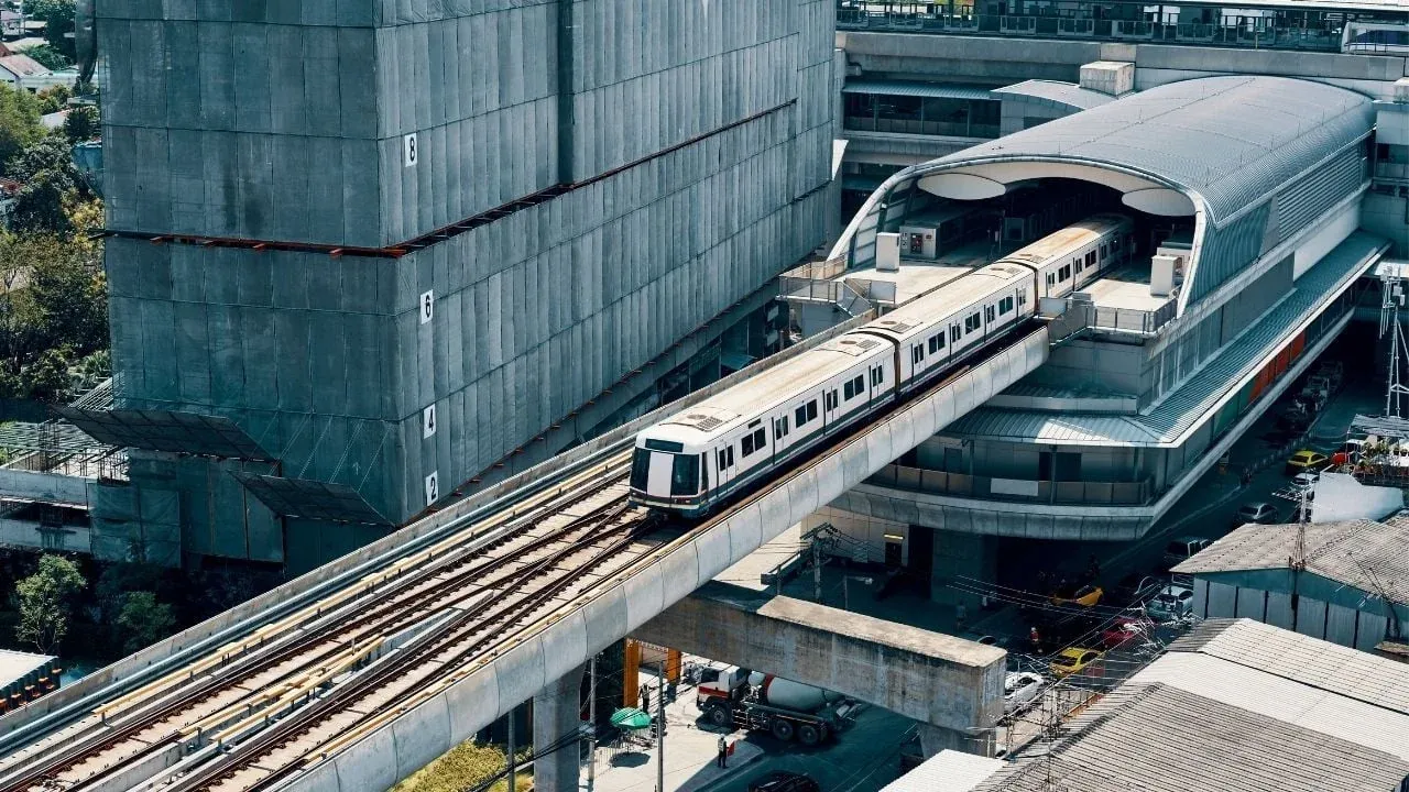 BTS 스카이트레인 승객들