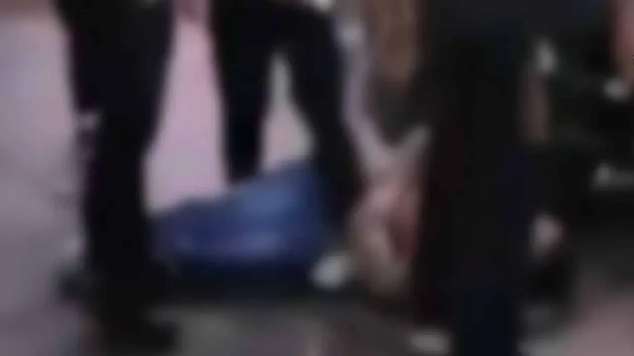 파타야에서 장애인 폭행으로 주민들에게 공격당한 외국인