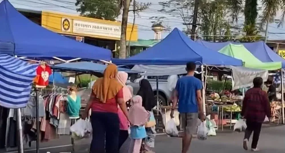 한산한 국경 시장