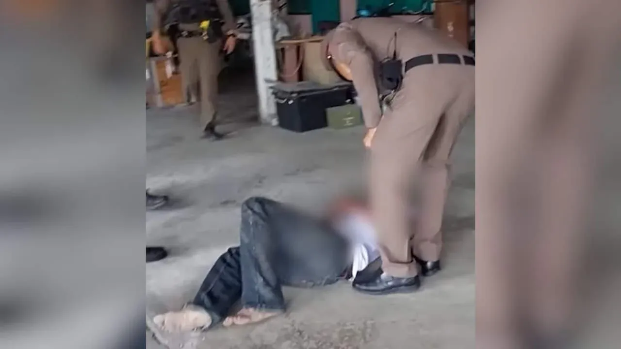 경찰관의 손을 물어뜯은 현장