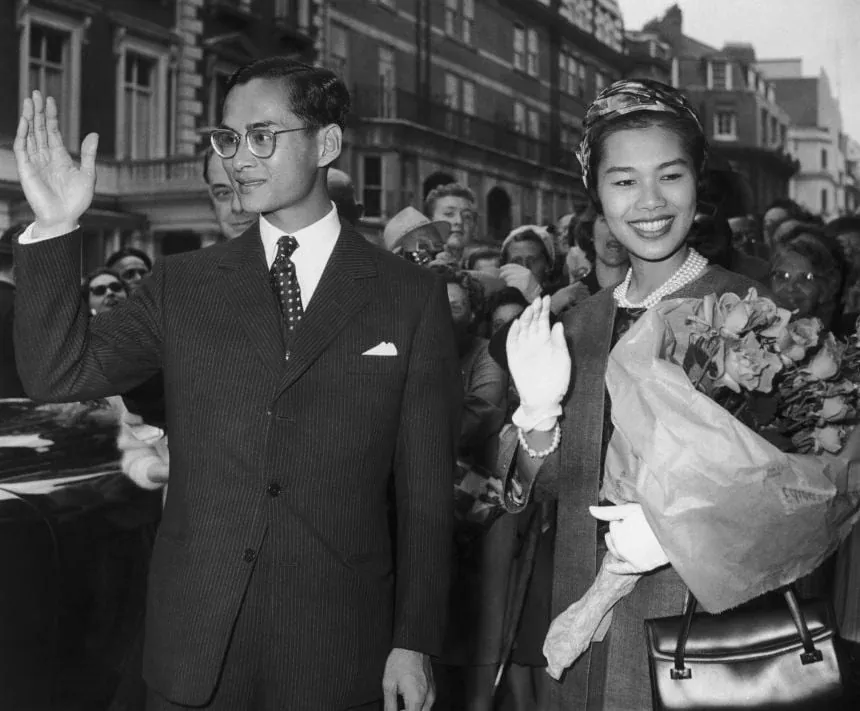 고 푸미폰 국왕과 시리킷 왕비