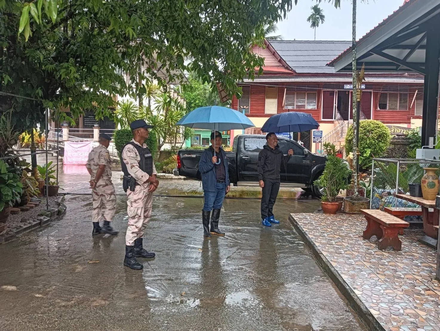 도로 침수로 인한 교통 마비