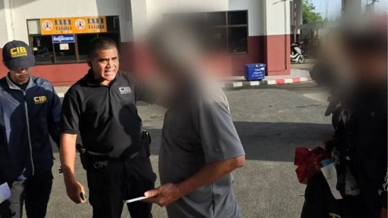 방콕-푸켓 버스에서 체포된 사기 수배자