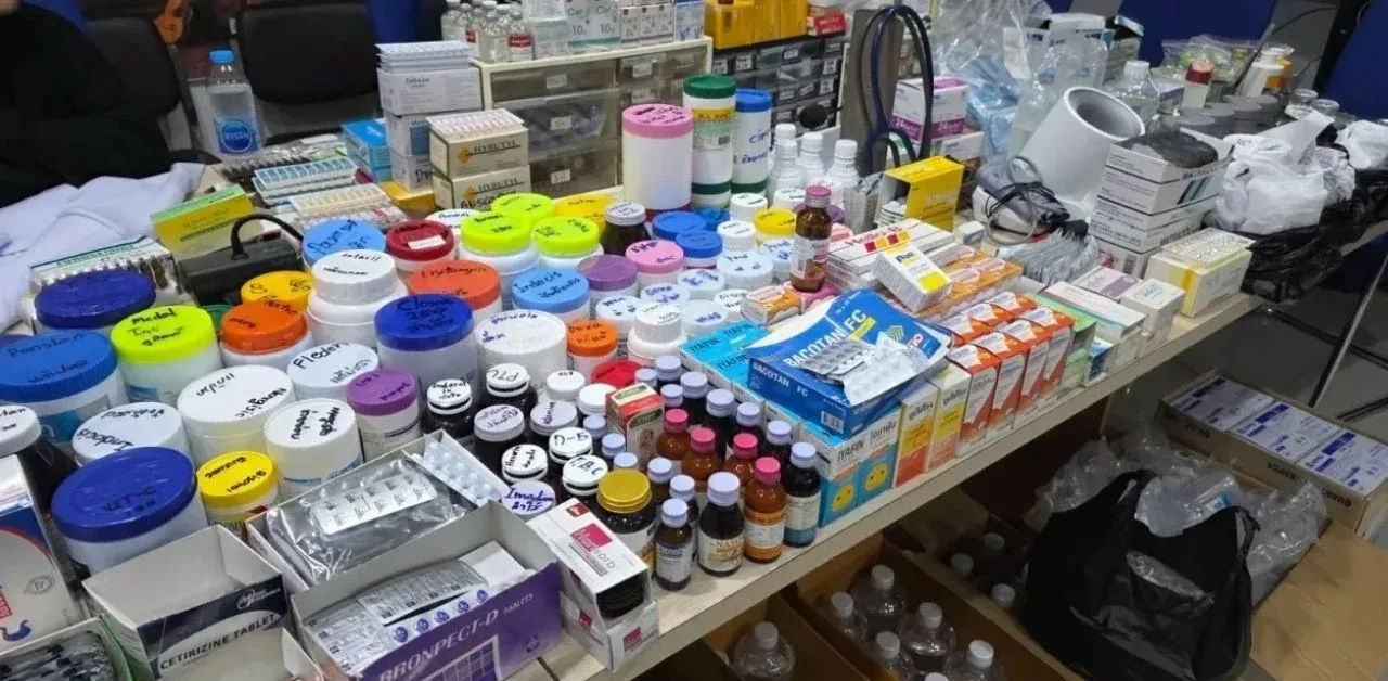 10년간 축적된 환자 기록과 의료 면허증