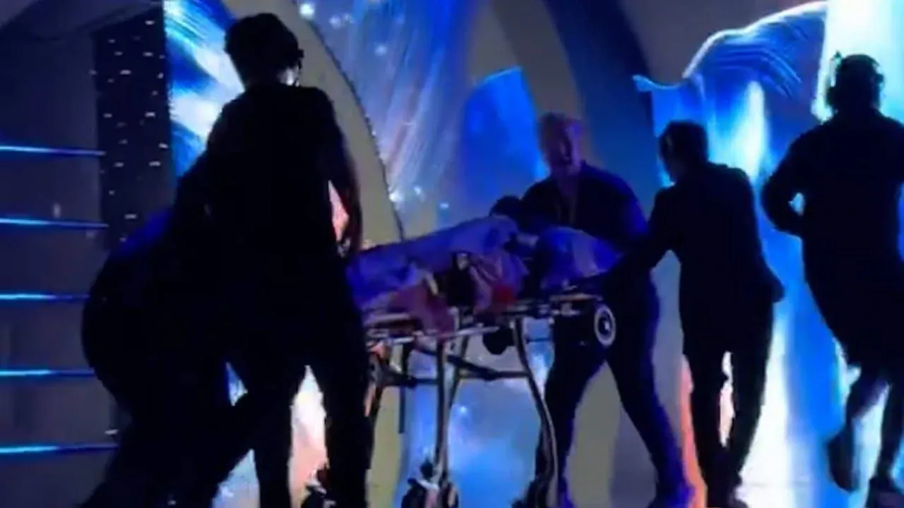 미스 자메이카 무대 추락 사고 현장