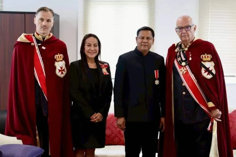 기사단과 푸껫 관계자들의 회동