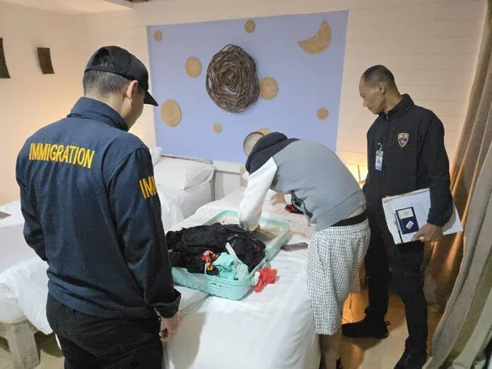 코사무이에서 체포된 가짜 티켓 사기범