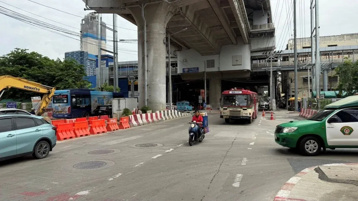 방쿤논 역 오렌지 라인 건설 현장
