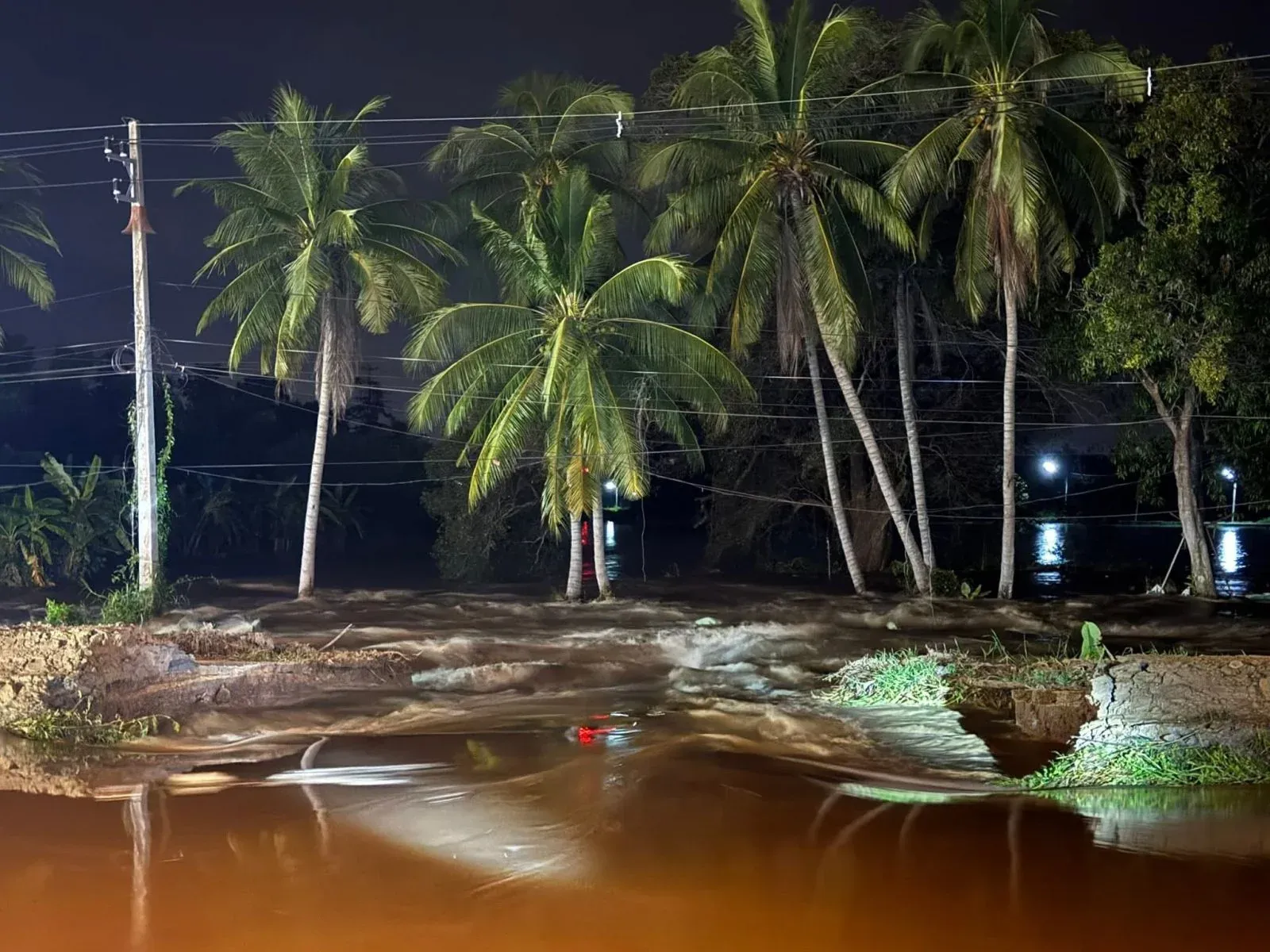 태국 싱부리 홍수 현장