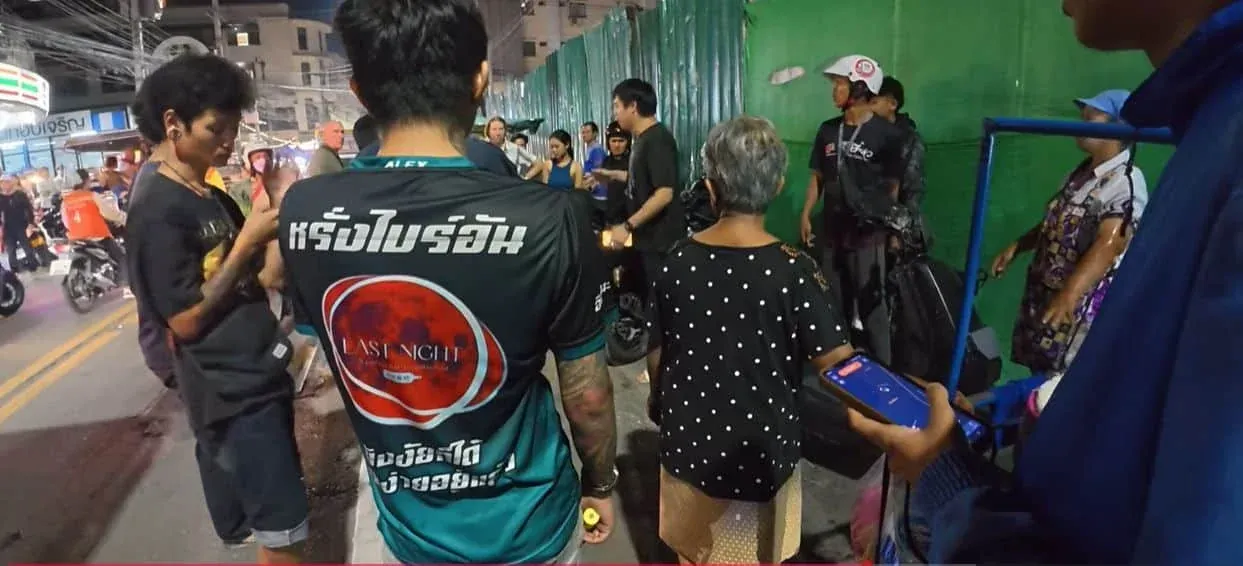 사고 후 현장에서 논쟁하는 운전자