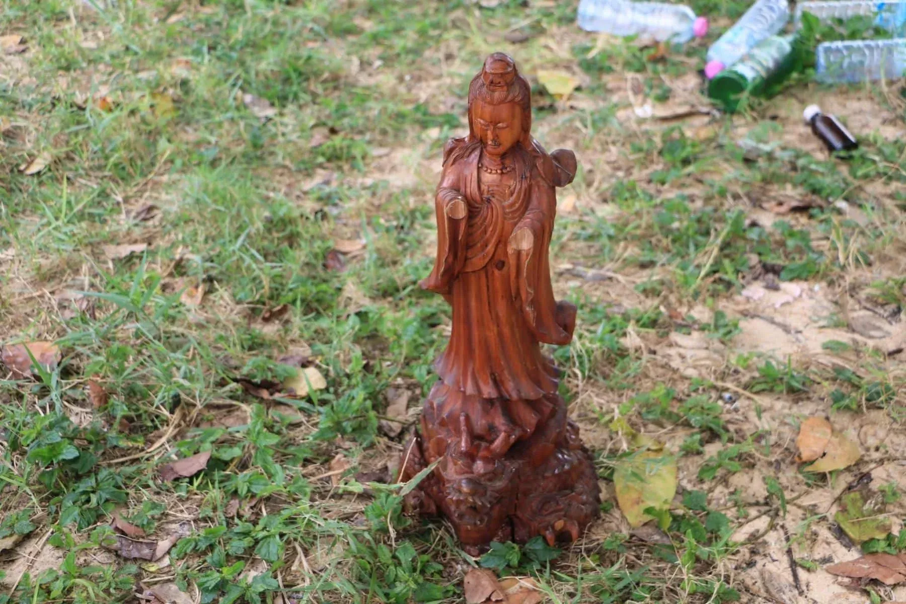 사라신 다리에서 인양된 픽업트럭