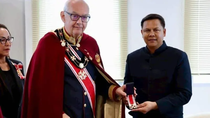 푸껫 주청사에서의 회담