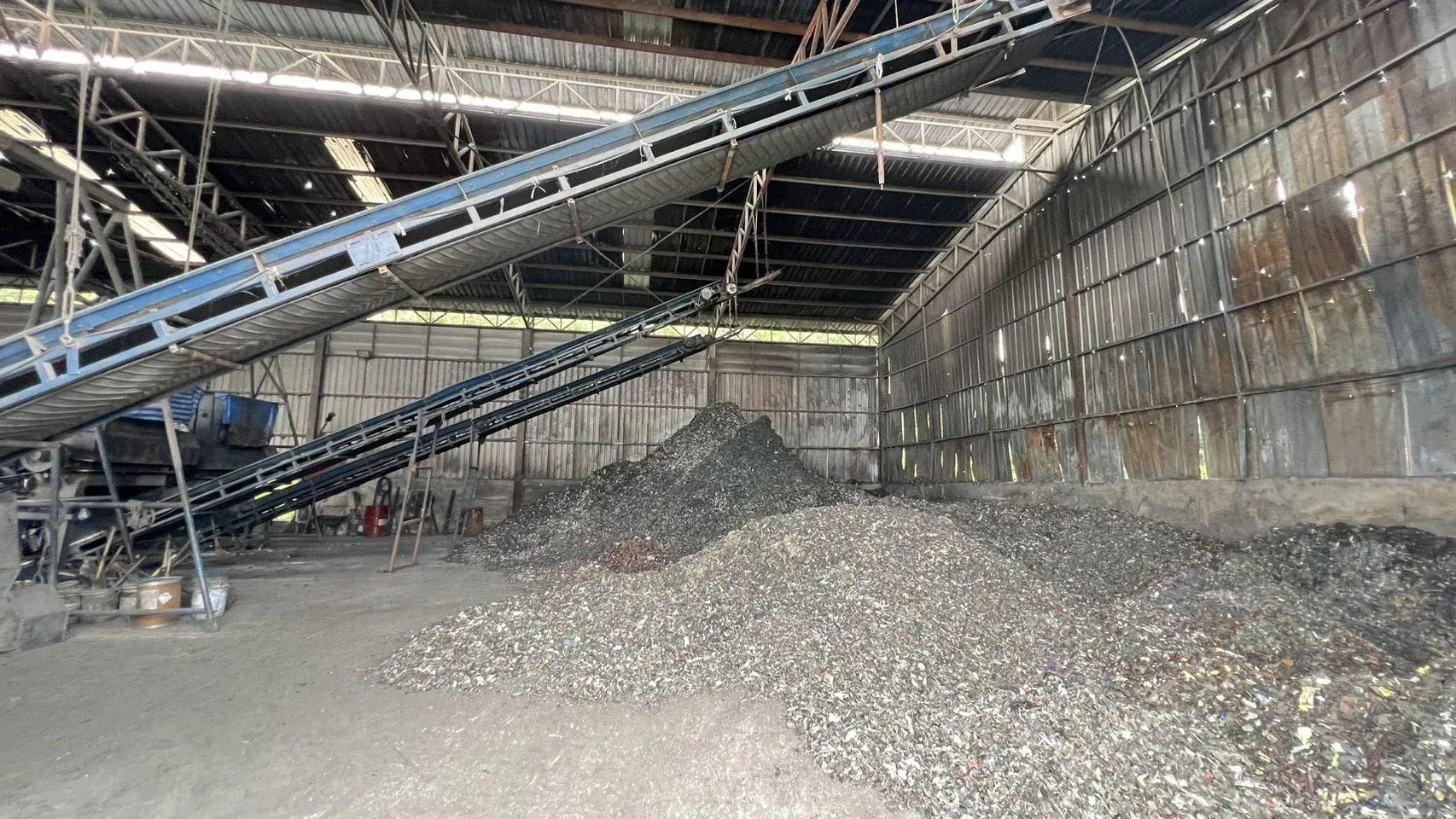 공장 외부 전경