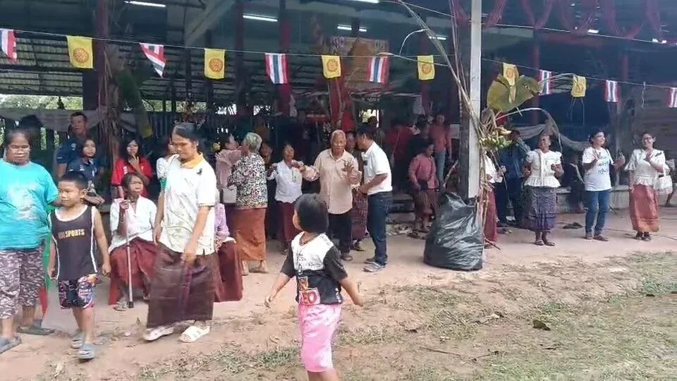 고대 수레와 전통 의식 장면