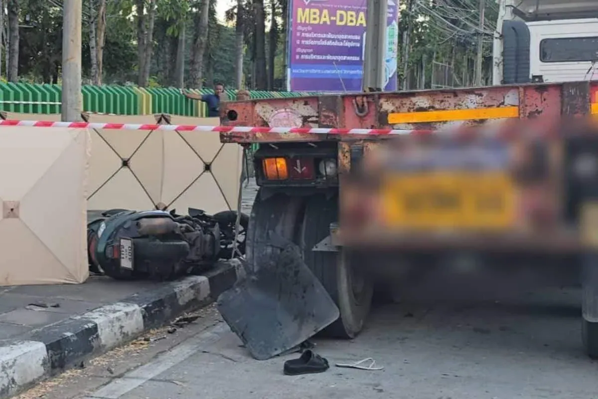태국 스리라차 오토바이 사고 현장