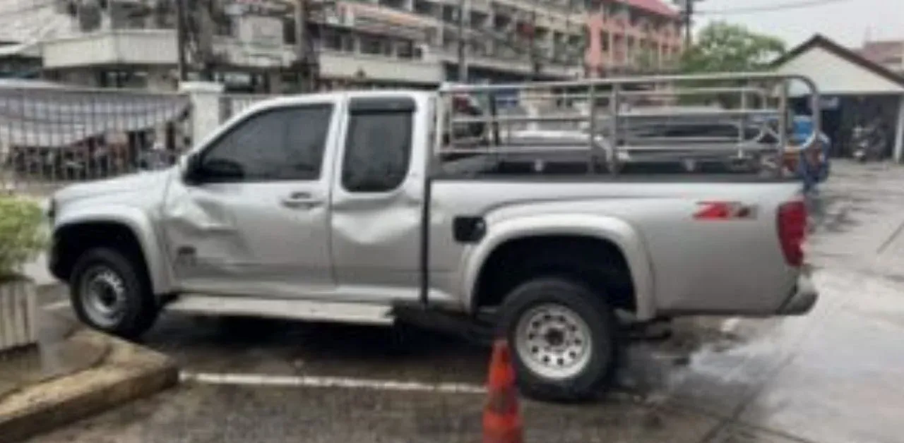 사고를 일으킨 픽업트럭