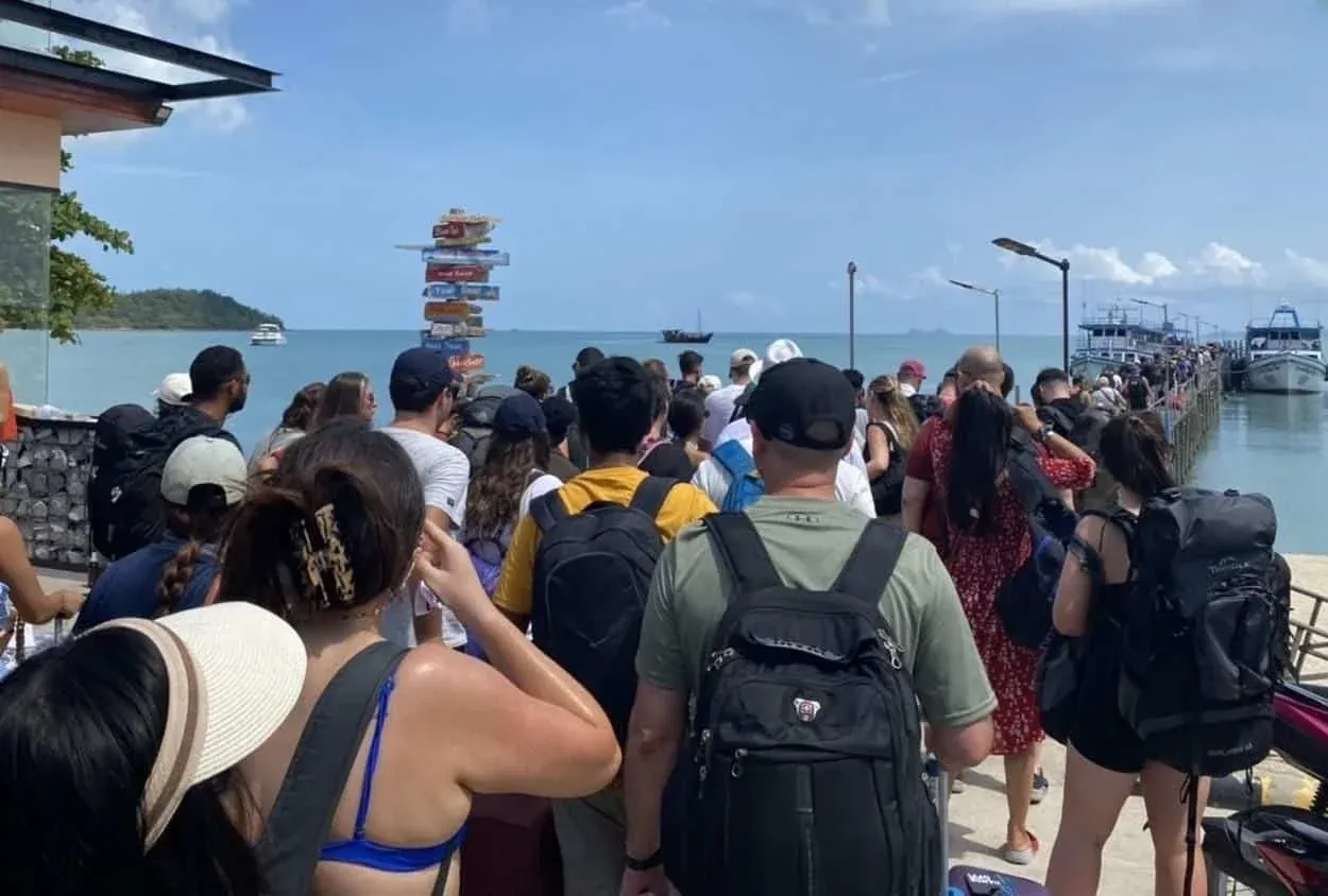 코팡안 섬 풀문 파티 현장