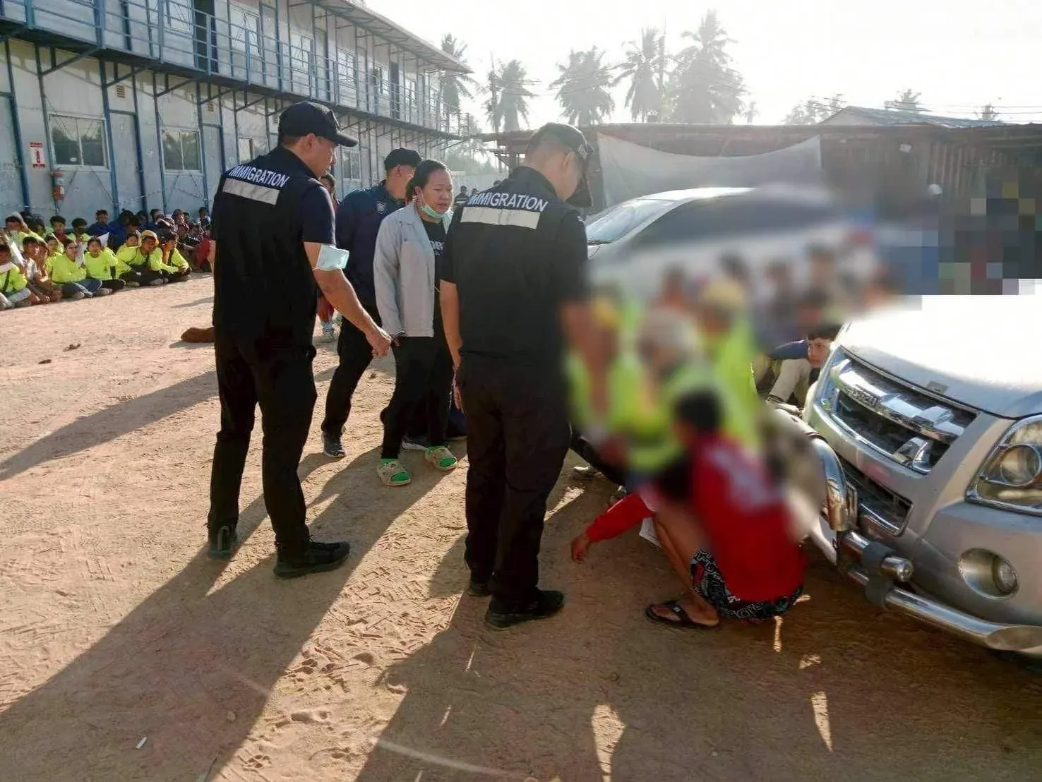 촌부리 이민 단속 현장