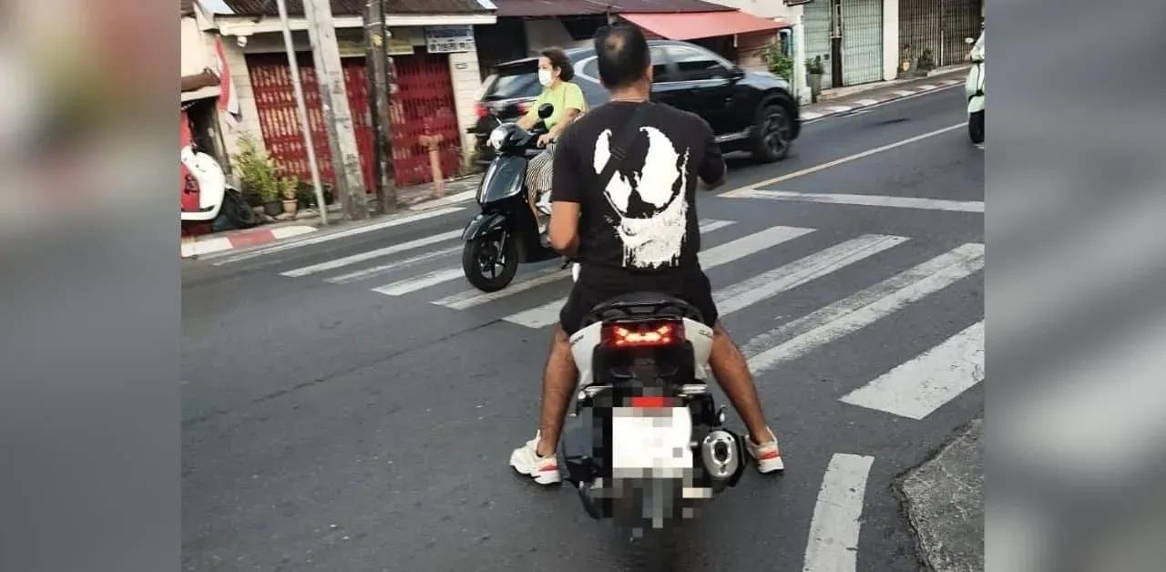 사고 후 현장을 떠나는 외국인들