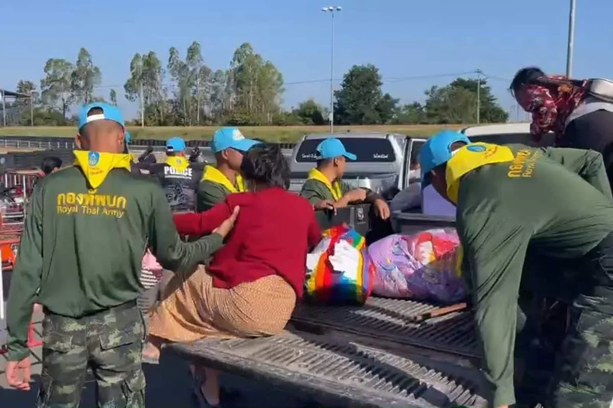 부리람 반 끄루앗 지구에서 대피한 76세 뎀 람니 주민