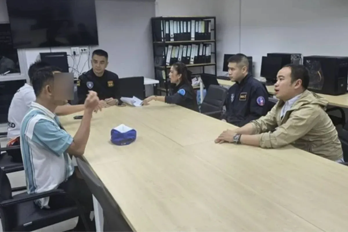 라자망갈라 스타디움 불법 도박 광고 체포 현장