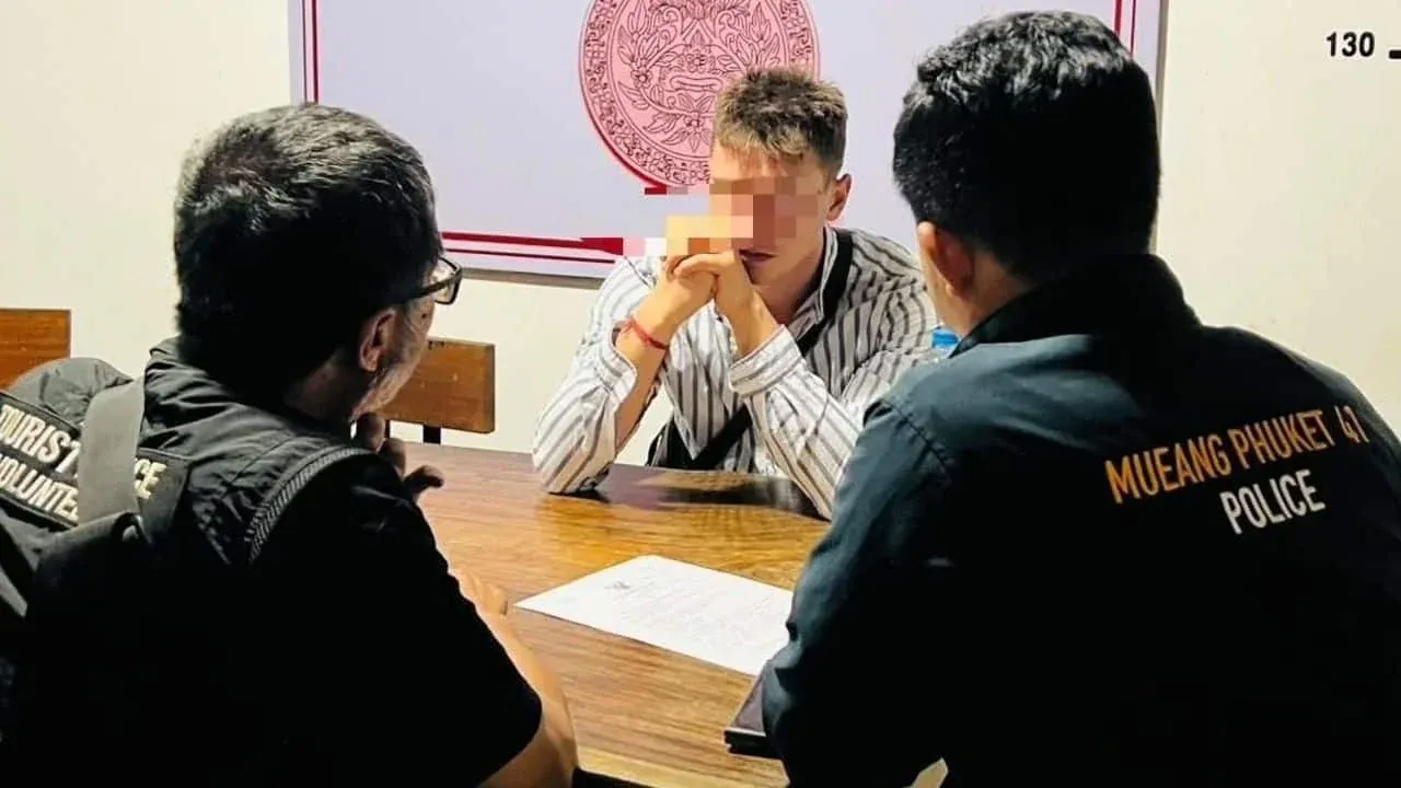 경찰 조사를 받는 모습