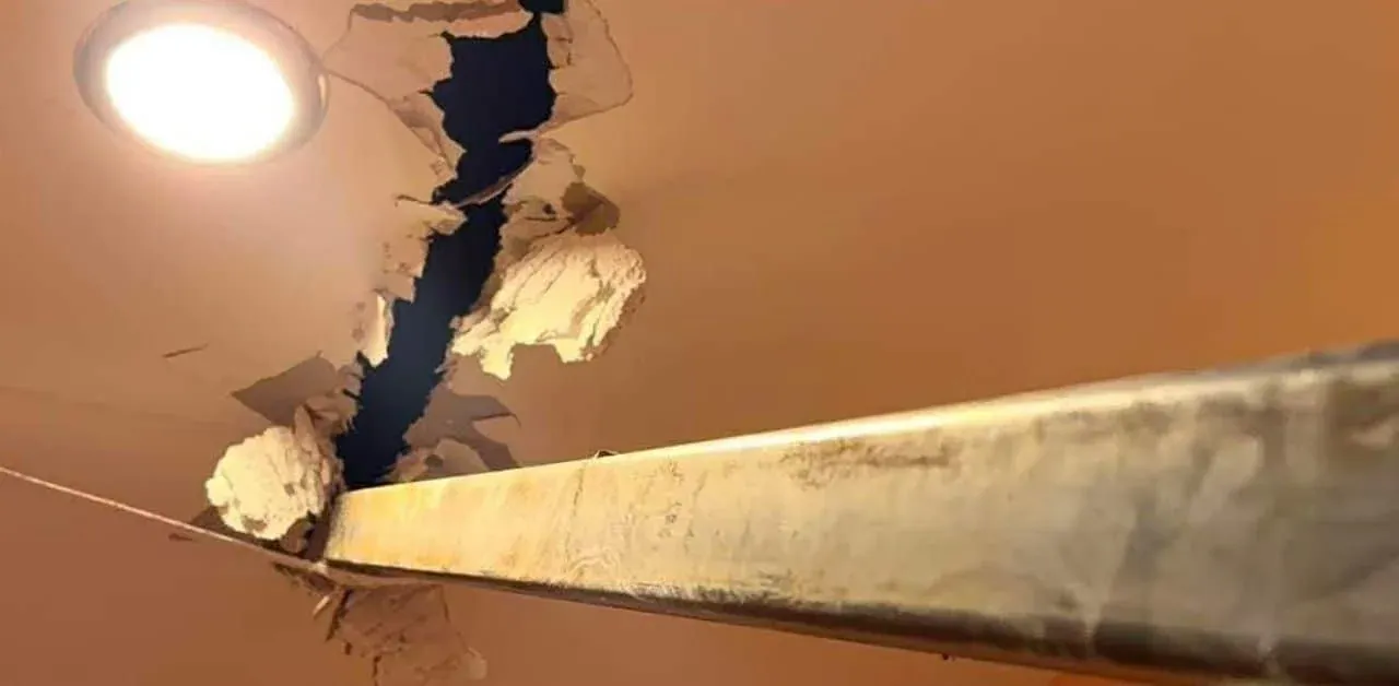 크레인 낙하물 피해 현장