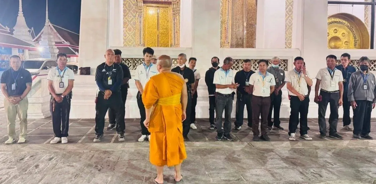 왓아룬 사진작가 논란