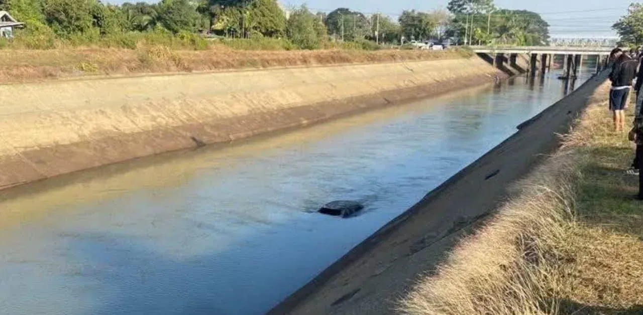 칸차나부리 수로에서 발견된 차량