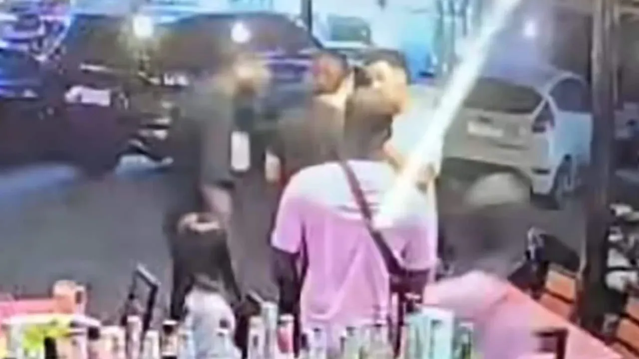 푸켓 노점상 폭행 사건 CCTV 장면