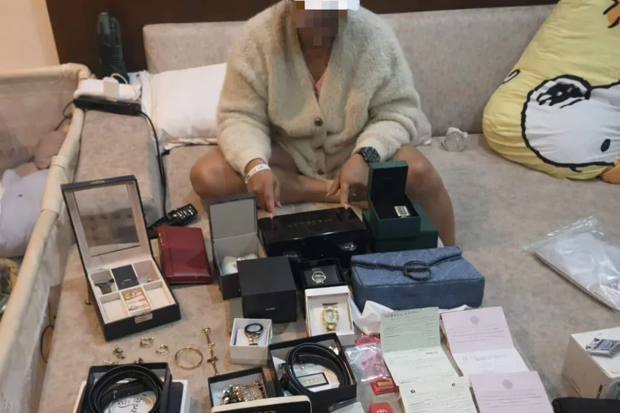 압수된 코카인과 증거물