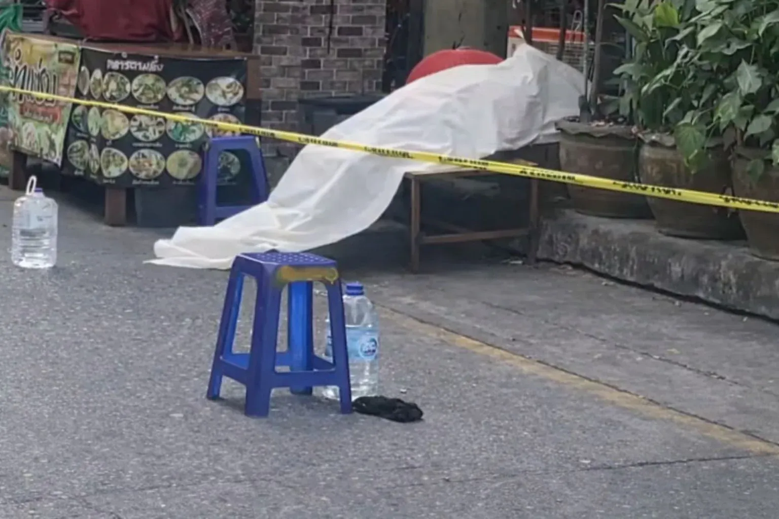 태국 방콕 오토바이 택시기사 총격 사건 현장