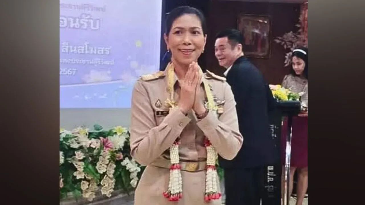 사망한 교장 사시팟차라 신사모손