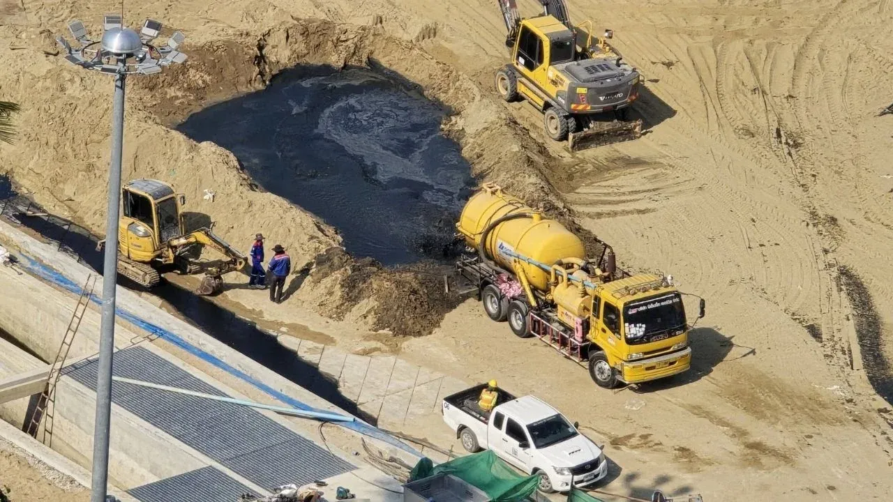 좀티엔 해변 폐수 방류 현장