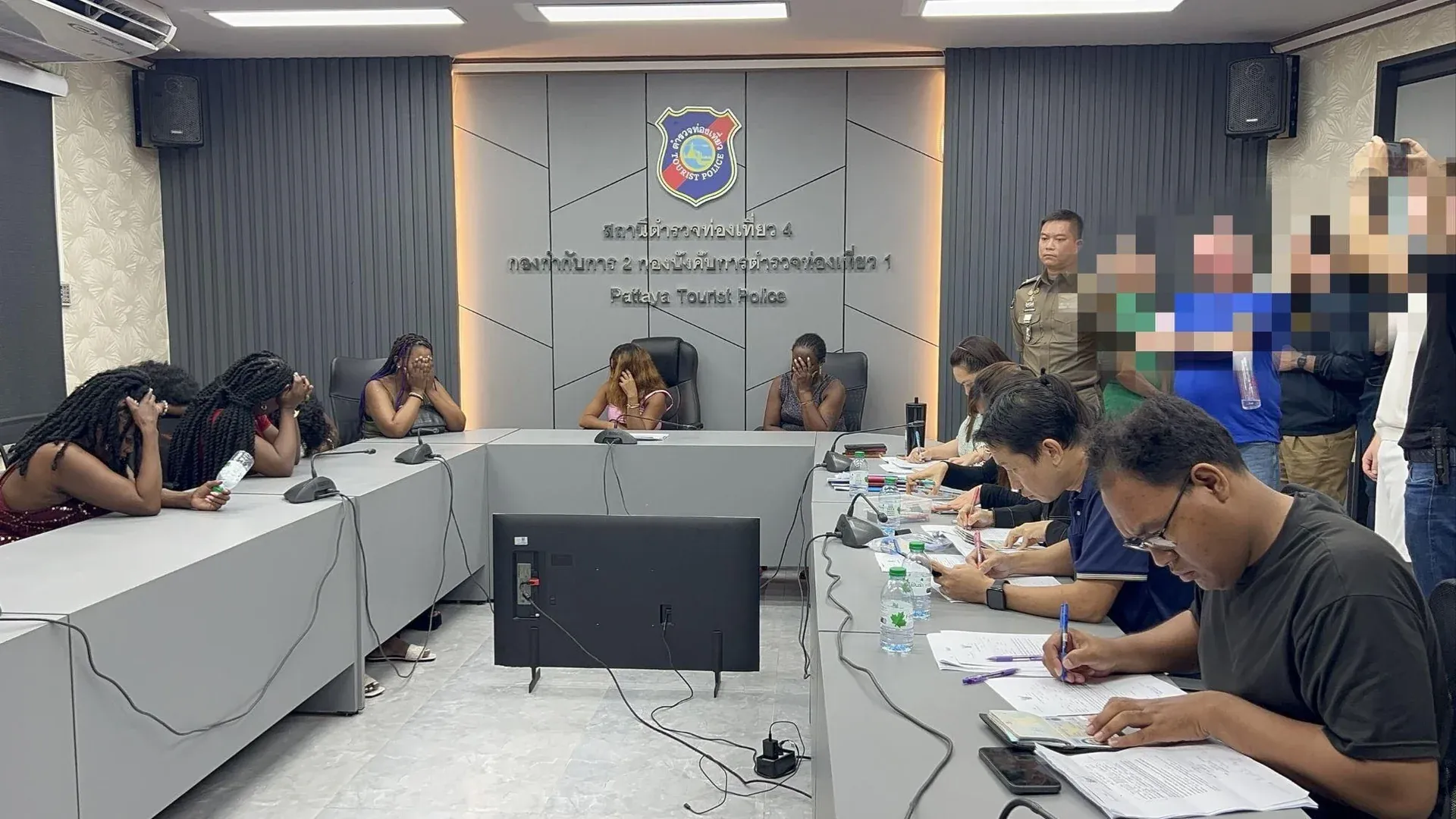 파타야 경찰 합동 단속 작전