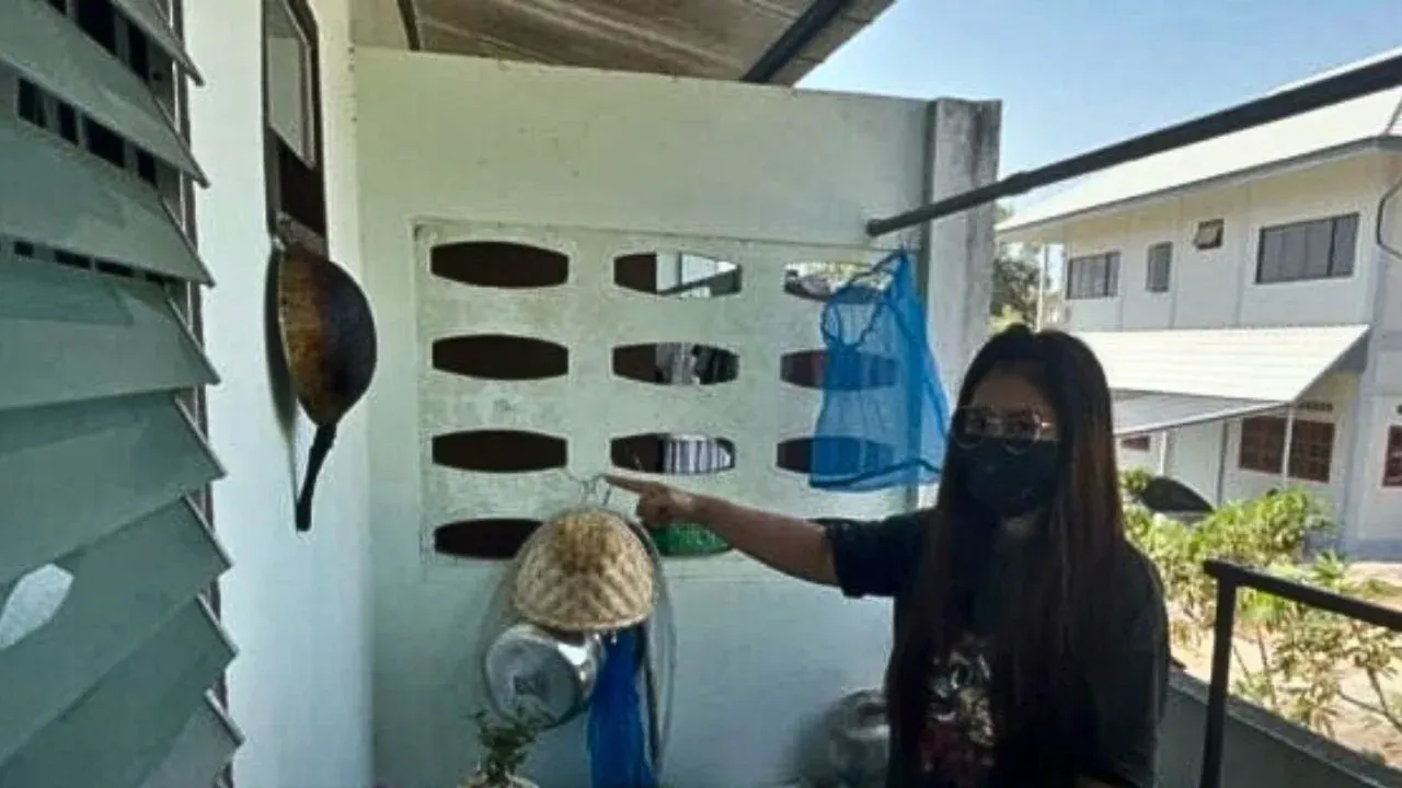 촌부리 기숙사 주방 뒤편