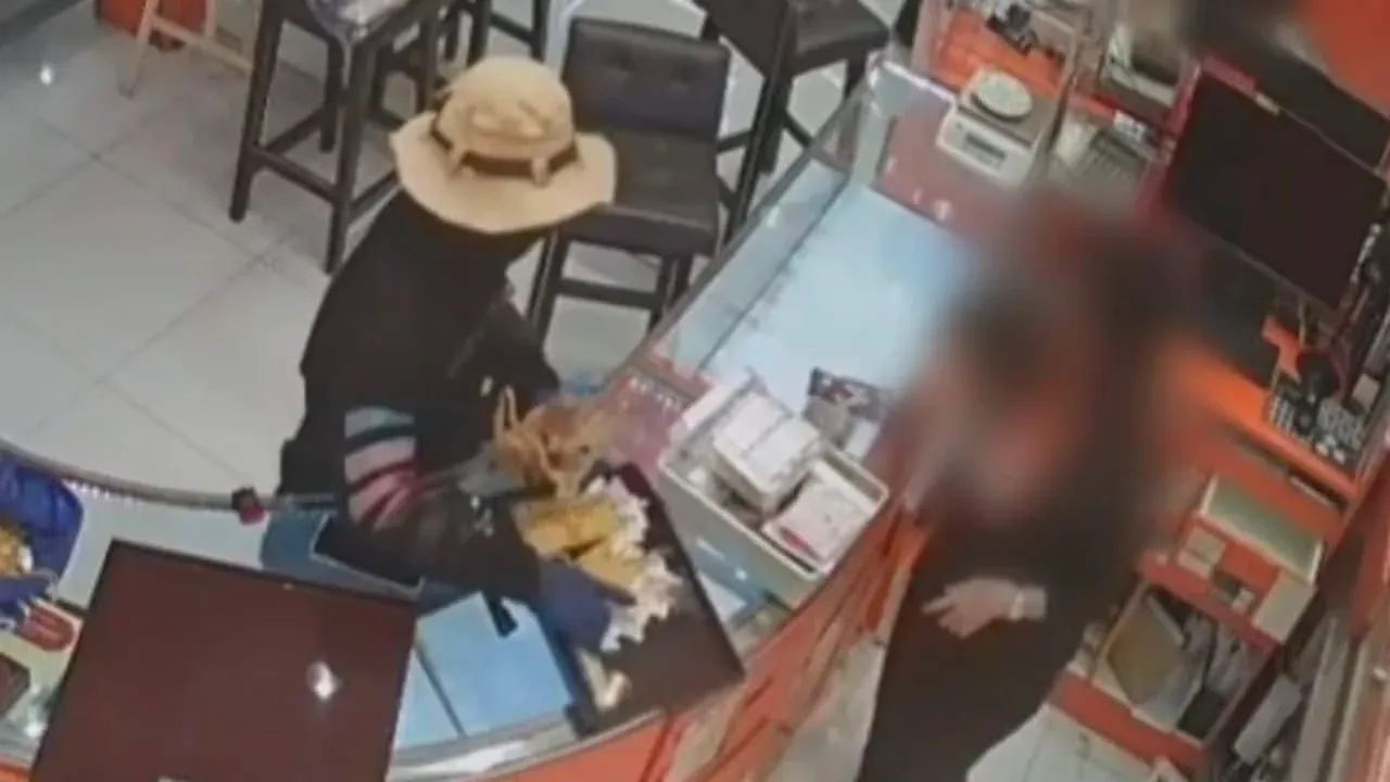 방콕 쇼핑몰 금은방 강도 사건 현장