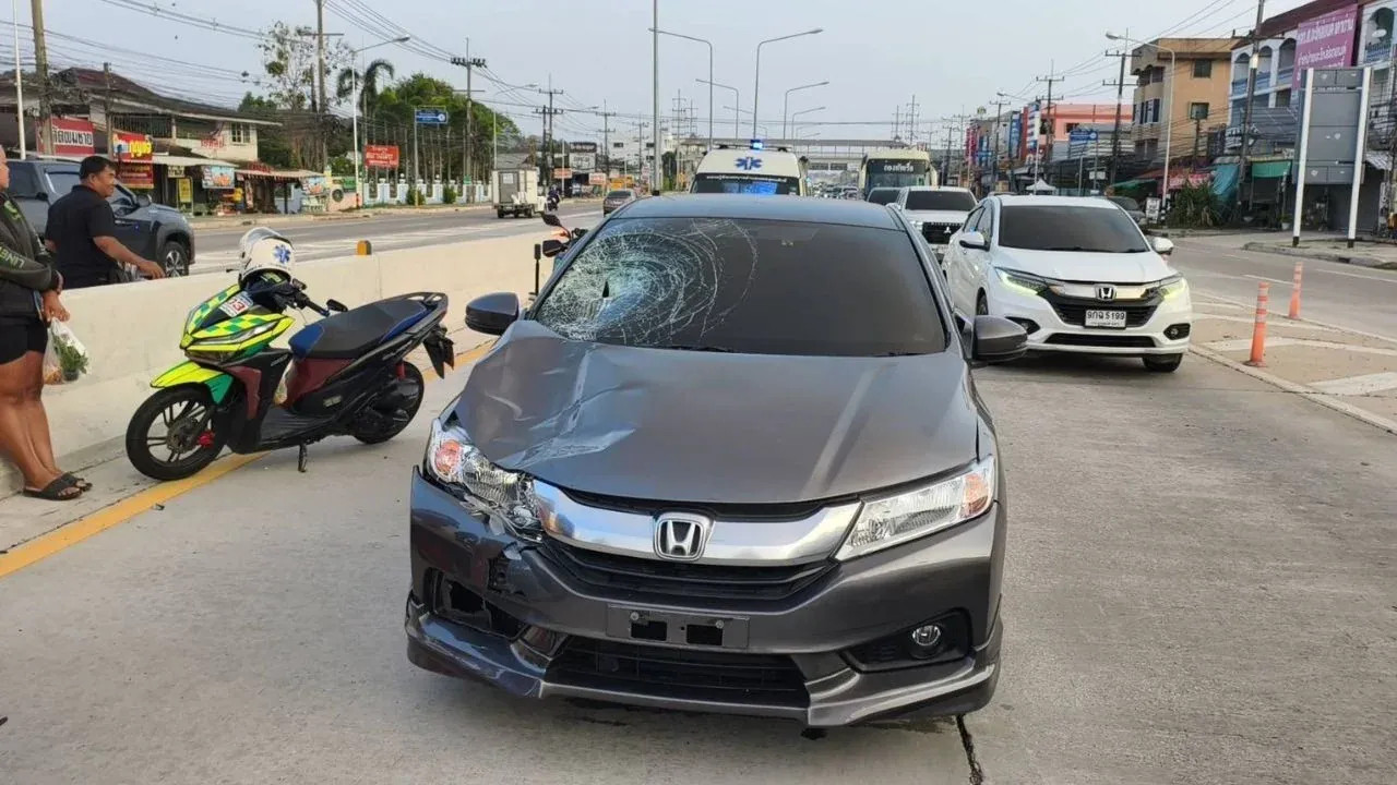 사고 차량 혼다 시티의 전면부 손상 모습