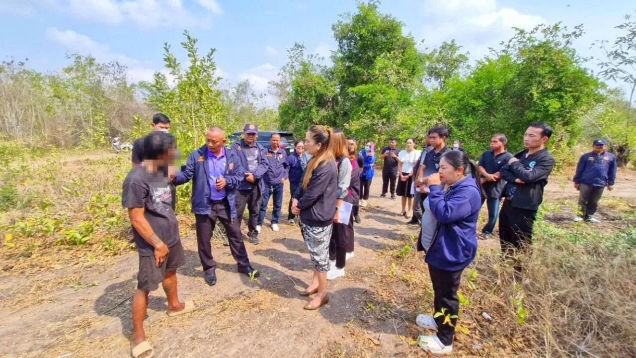 펫차부리주 아동보호 관계자