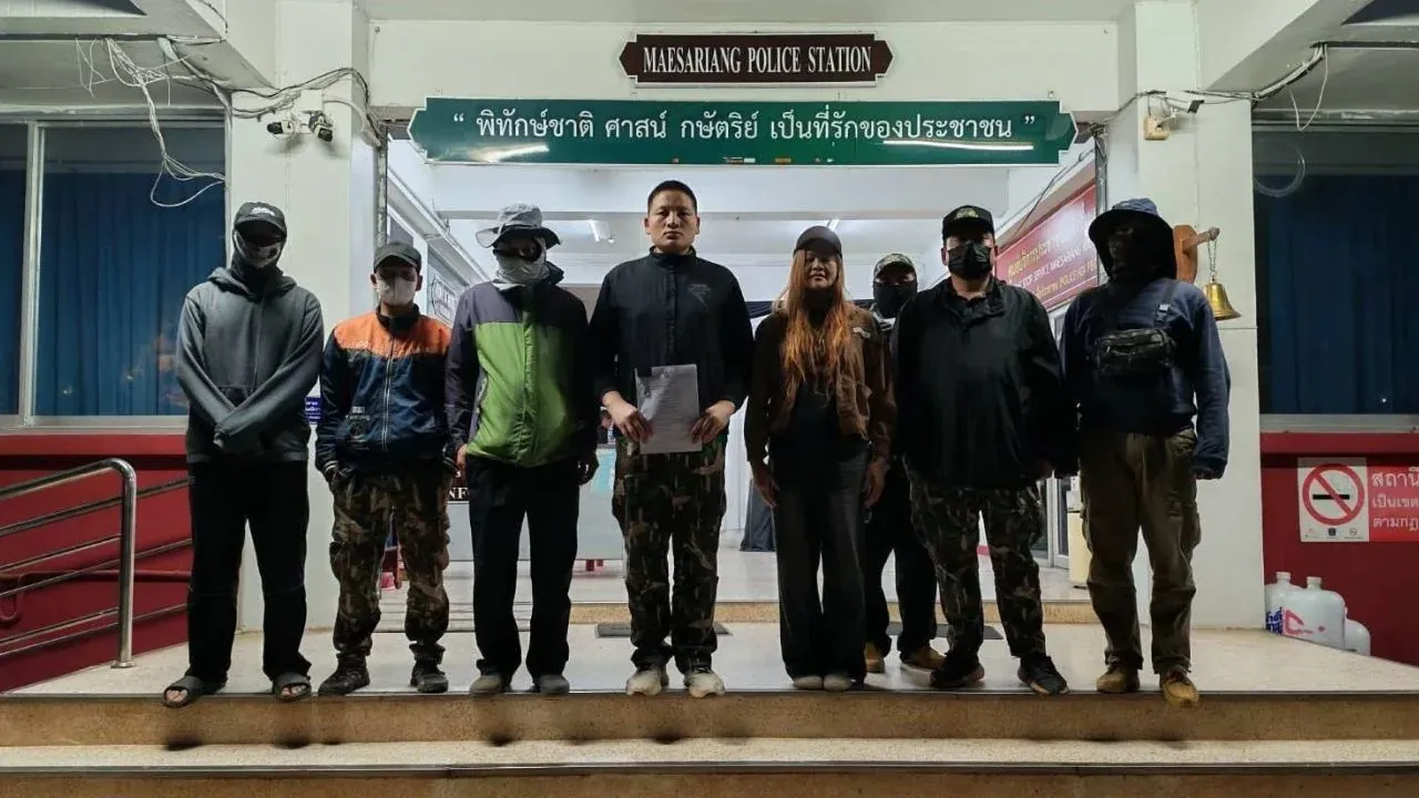 압수된 불법 사냥 도구와 야생동물 사체