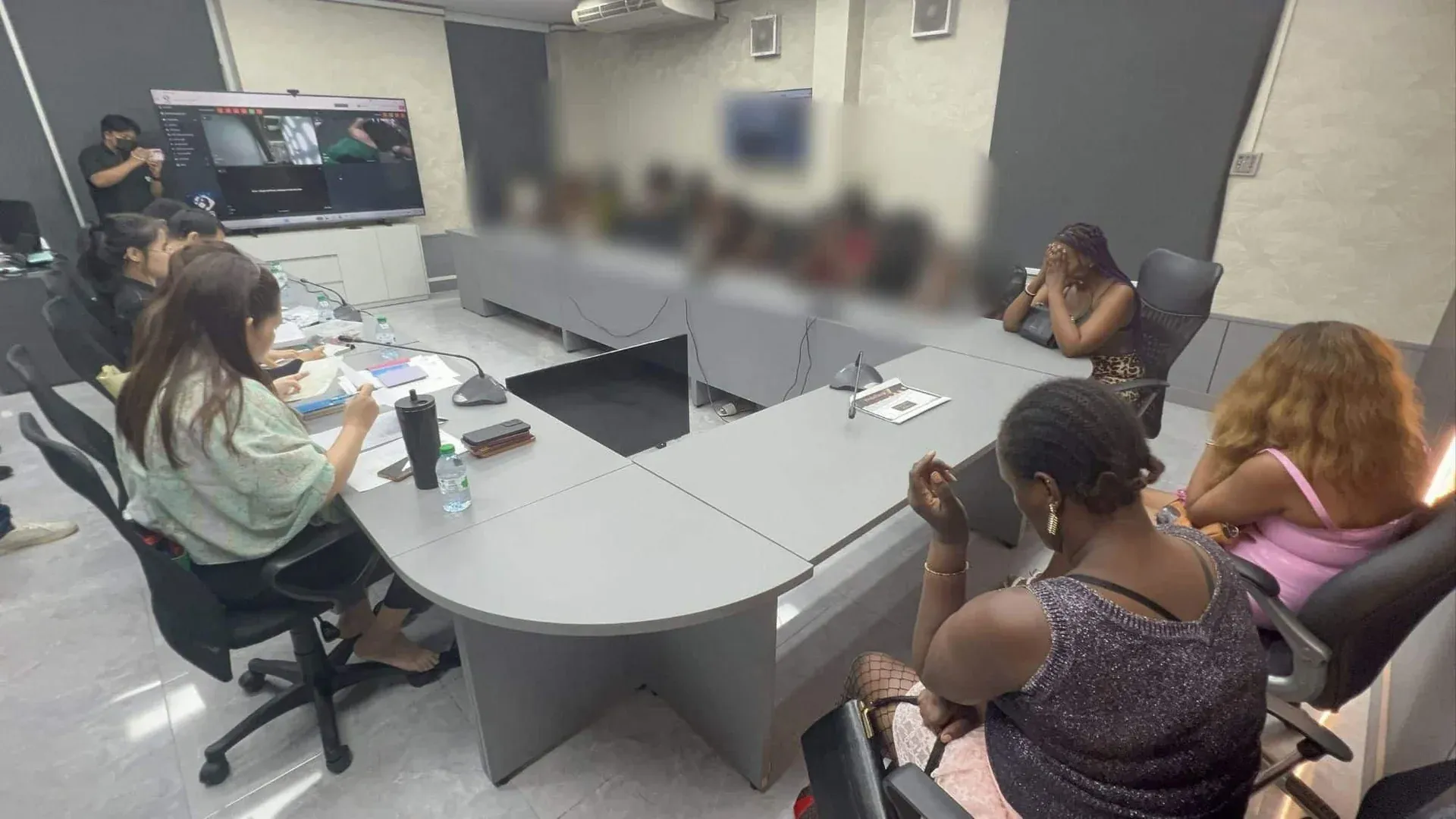 파타야 해변 성매매 단속 현장