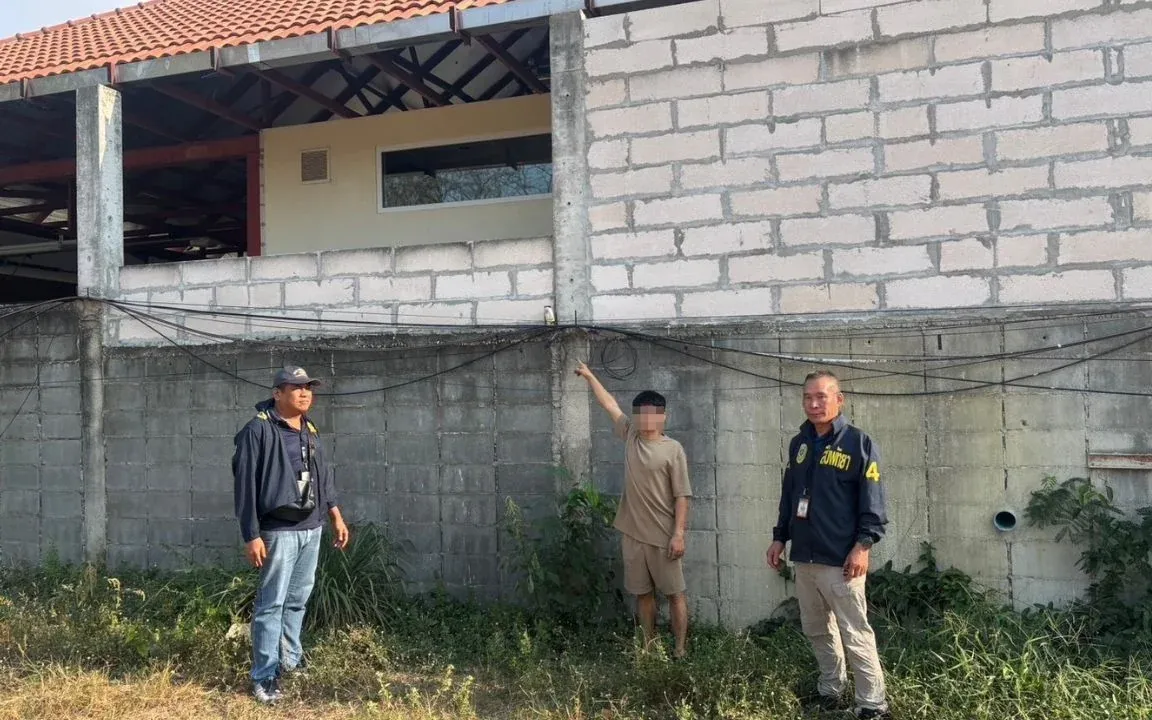 파타야 경찰이 용의자를 체포하는 현장